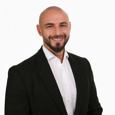 Muhammet Özkaya, TELESON-Vertriebspartner